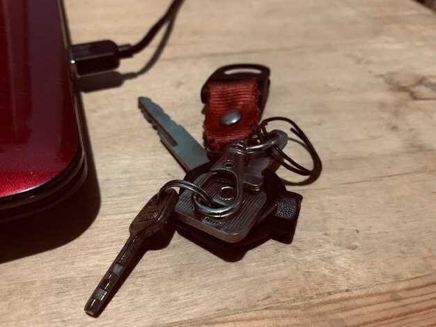 Какие инструменты понадобятся для разбора брелка