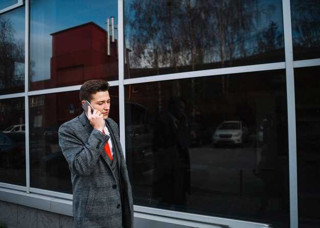 Неправильная регулировка или повреждение петли двери